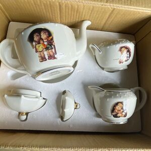 M.J.Hummel “Stormy Weather” tea set New in box  Danbury Mint